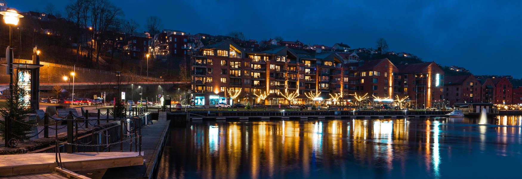 kveldstemning på Langbryggene med Clarion Collection i bakgrunnen