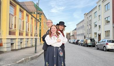 Ask, Tomine og Lukas