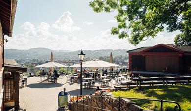 the outdoor area at Brekkeparken Café in Skien