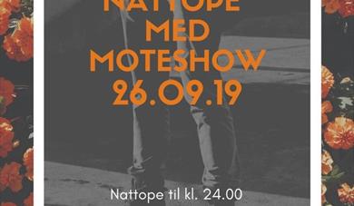 Nattope med moteshow på Dalen