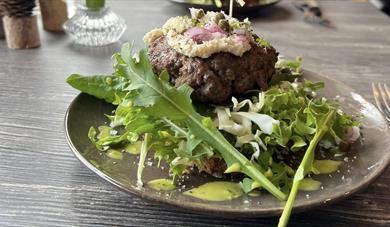 Karbonadesmørbrød på Handelslaget cafe i Vrådal
