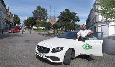 bil og sjåfør fra Skien taxi