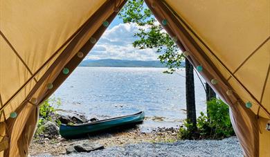 utsikt fra glampingtelt på Bolkesjø Gård