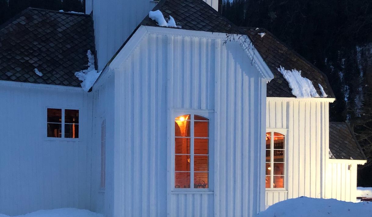 Åmotsdal kyrkje