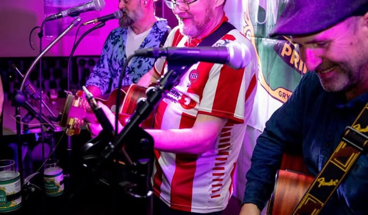 Koselig konsert på terrassen vår.