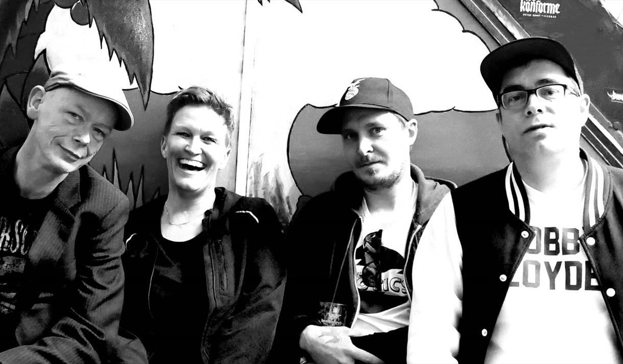 THE GRATITUDES + Skavankers
