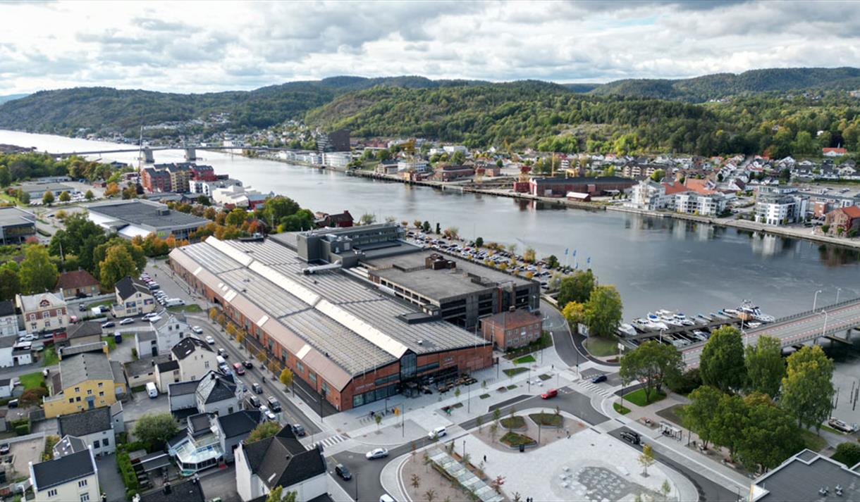 dronebilde av Down Town Porsgrunn