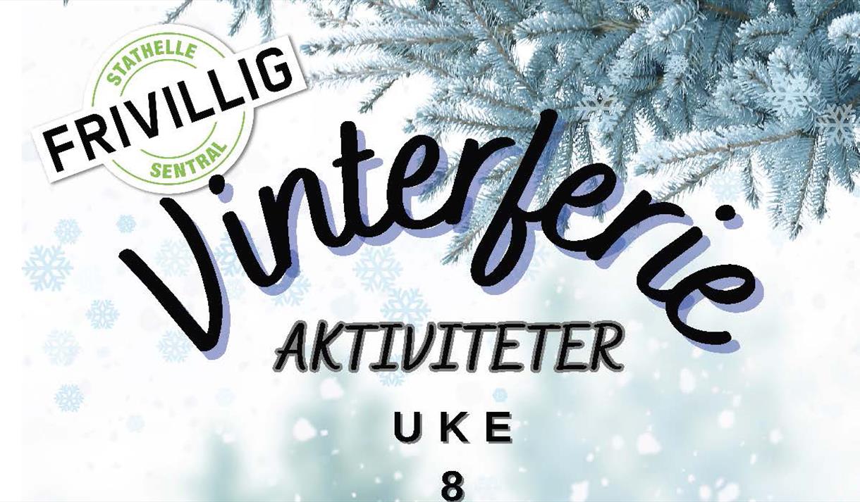 plakat med snøkrystaller, og snø på grener og sort skrift