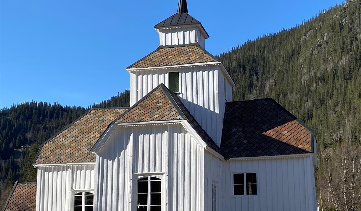 Åmotsdal kyrkje