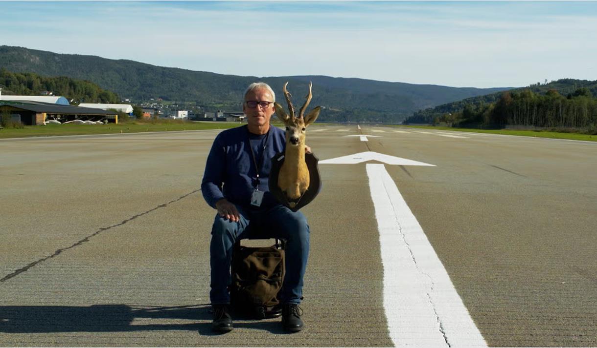 scene fra "Mannen og Rådyret"