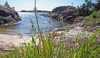 Ivarsand, en flott strand som ligger langs kyststien