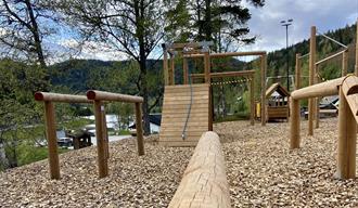 Klatrestativ leikepark ved Norsk Skieventyr i Morgedal.