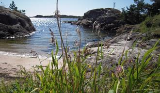 Ivarsand, en flott strand som ligger langs kyststien
