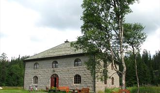 Museumbuilding made of stone in Øyfjell bygdemuseum