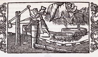 Bildet under viser saltkoking og er hentet fra Olaus Magnus' store historisk-topografiske skrift om de nordiske folkene fra 1555. Sjøvann helles opp i grunne jernpanner som fyres opp til vannet fordamper og saltet ligger igjen. Store mengder brensel var påkrevd. Sjøvann inneholder i vårt område ca. 3,5 gram salt per liter. Olaus nevner at det ble brukt uthulte stokker av gran og furu for å få opp mer saltholdig vann fra større dyp, som vist på denne illustrasjonen i verket hans. På vinteren kunne sjøvannet «graderes» ved å la overflatevannet fryse til is, og fjerne isen etter hvert. Det gjenværende vannet ville da være mer saltholdig og lettere å koke salt av.