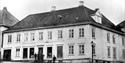 gammelt bilde av Stockmannsgården i Skien