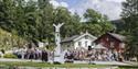 Skulpturen "Nutheim totem" av Philipp Dommen