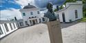 BYSTE: Statsråd Niels Aall fikk bygd Ulefos Hovedgaard mellom 1802 og 1807 som sommersted. Seinere ble gården helårsbolig.