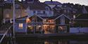 Jensemann by night