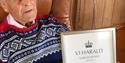 Åsmund Kleiv med diplom over Kongens fortenestemedalje i sylv 2013