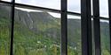 utsikt fra det nye museumsbygget til Tungtvannskjelleren på Vemork