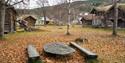 Haust på tunet i Øyskogen. Fyresdal bygdemuseum.
