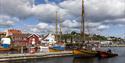 båter på en brygge