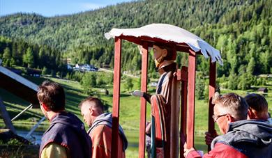 Prosesjonsvandring med Nikuls, Vest-Telemark museum Eidsborg.