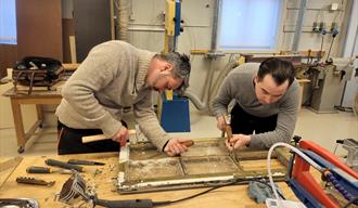 Bygningsverntenesta i Telemark arrangerar i kurs i restaurering av vindauge for huseigarar.